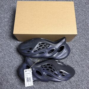 LW Batch Runner, "LW batch" - "GV7903"Yeezy Foam Runner