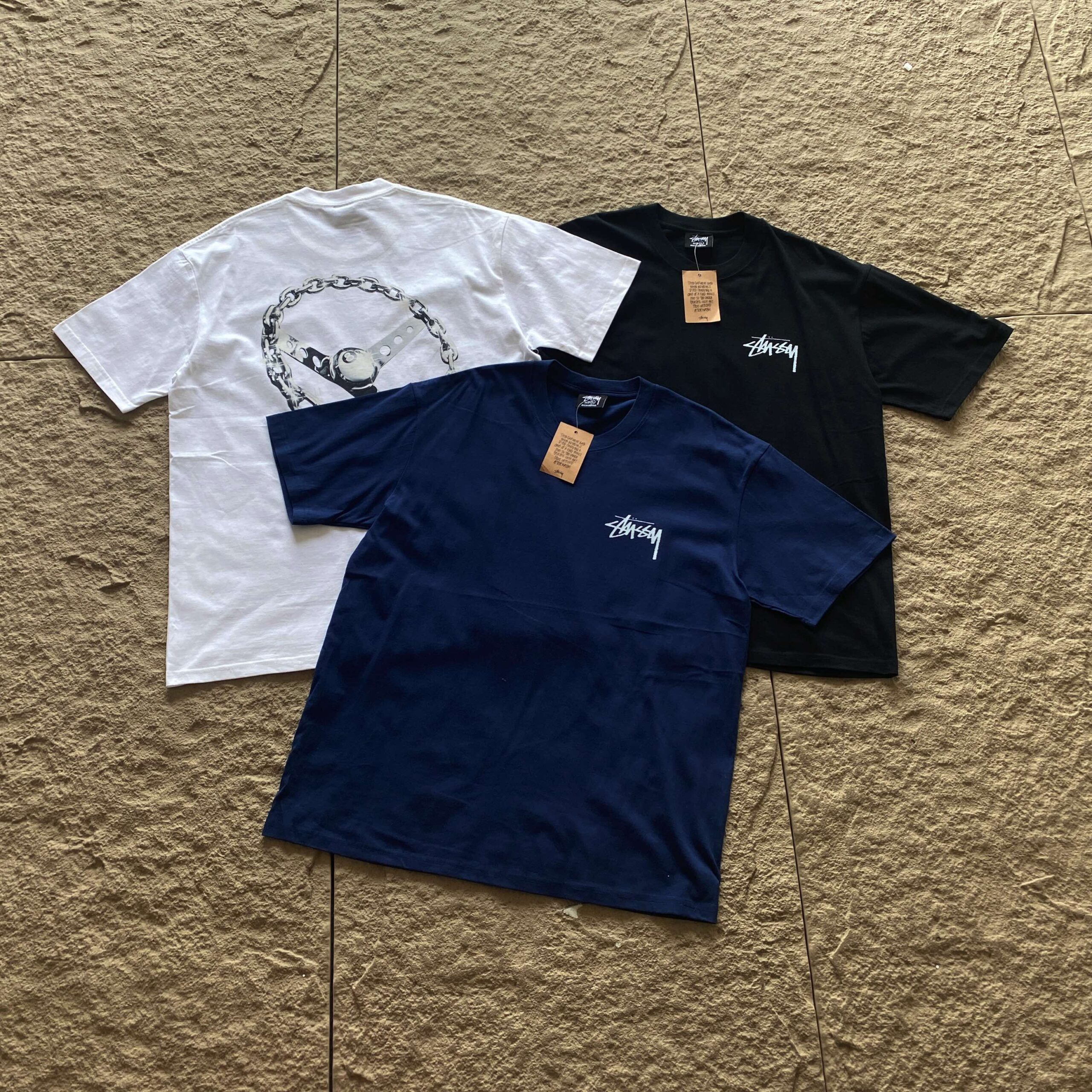 STUSSY T-SHIRT
