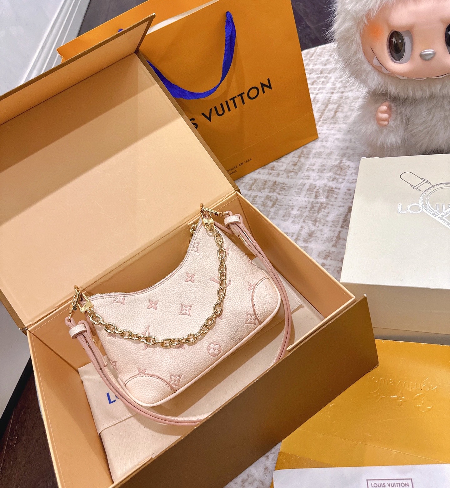 LV BAG