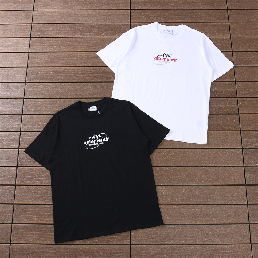 VETEMENTS T-SHIRT