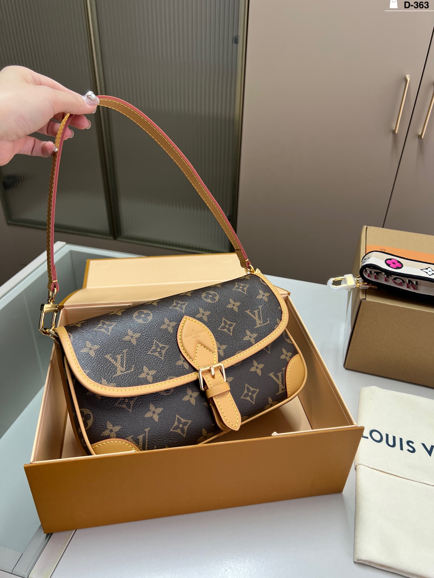LV BAG