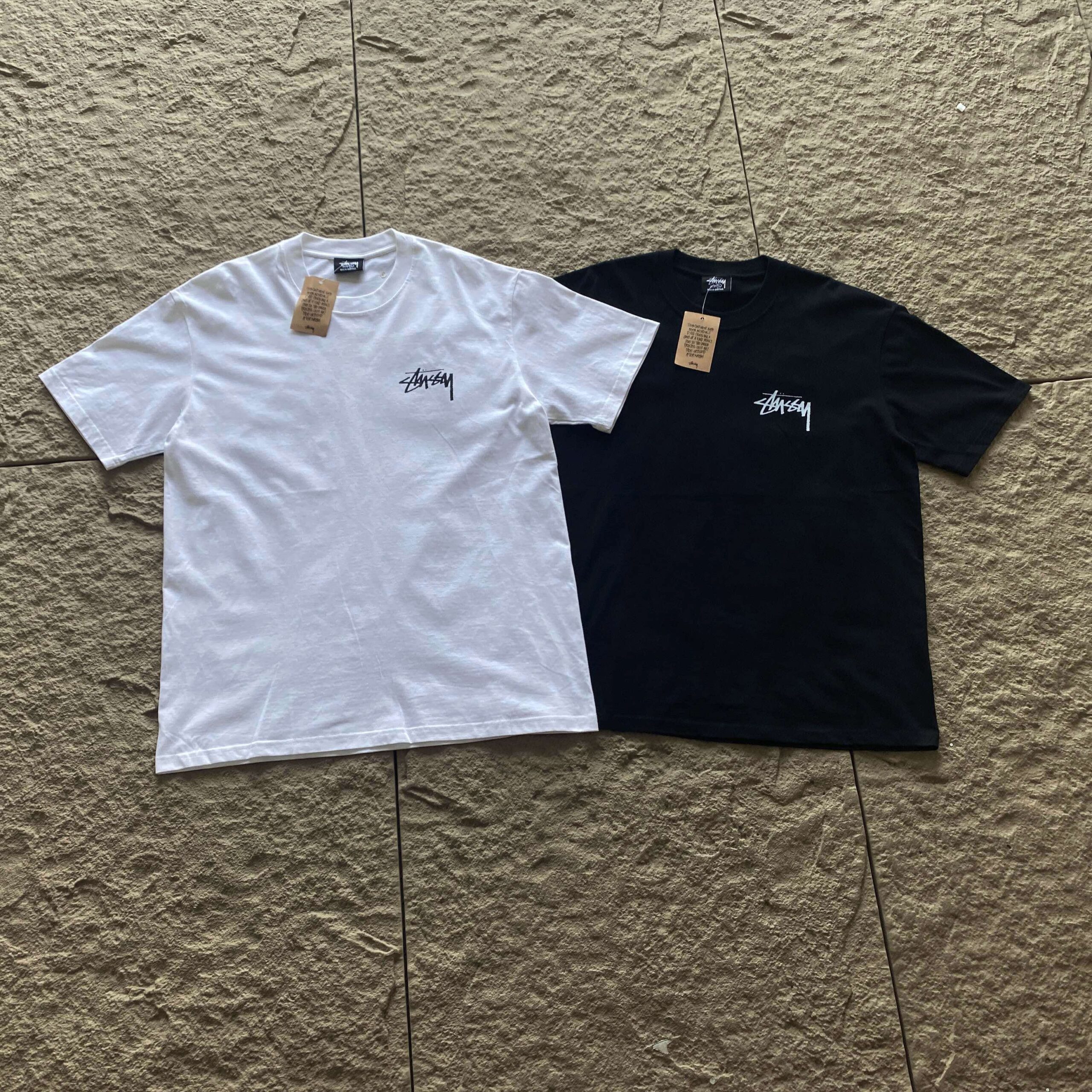STUSSY T-SHIRT