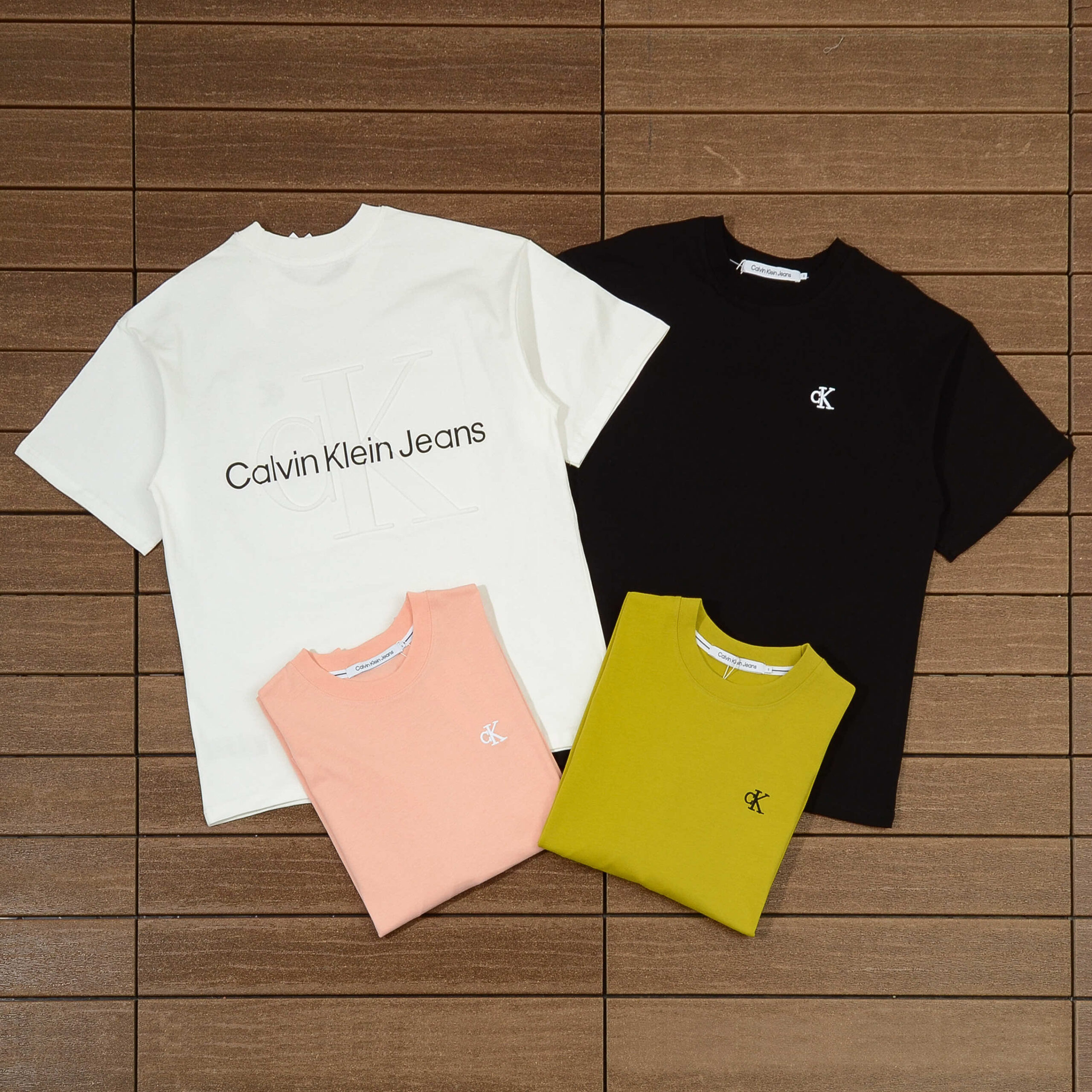 CALVIN KLEIN T-SHIRT