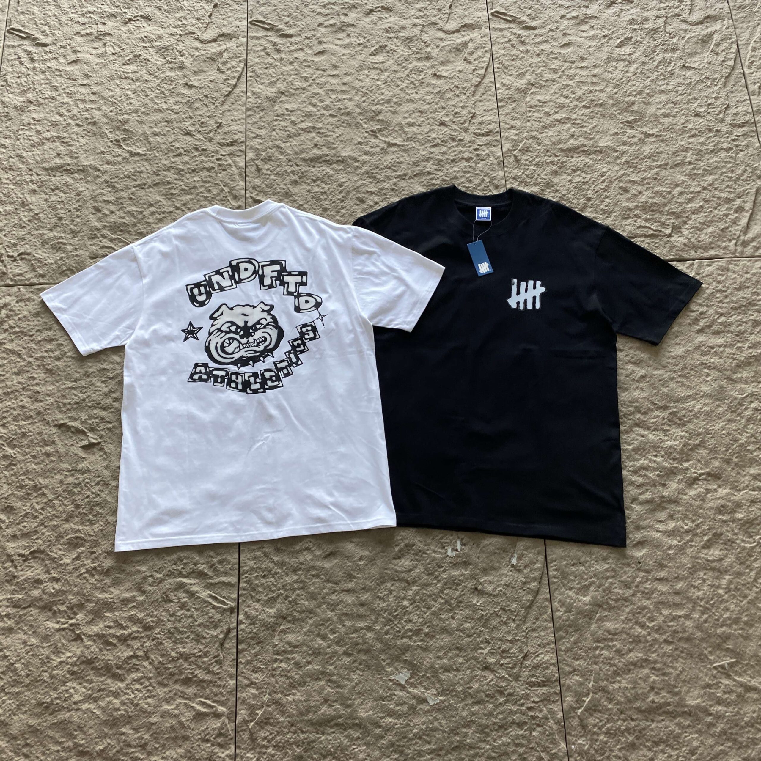 STUSSY T-SHIRT