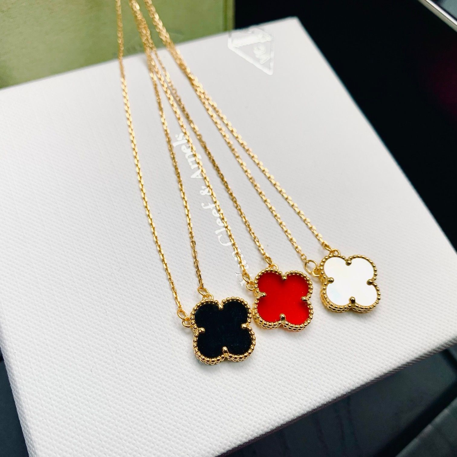 Van Cleef JEWELRY