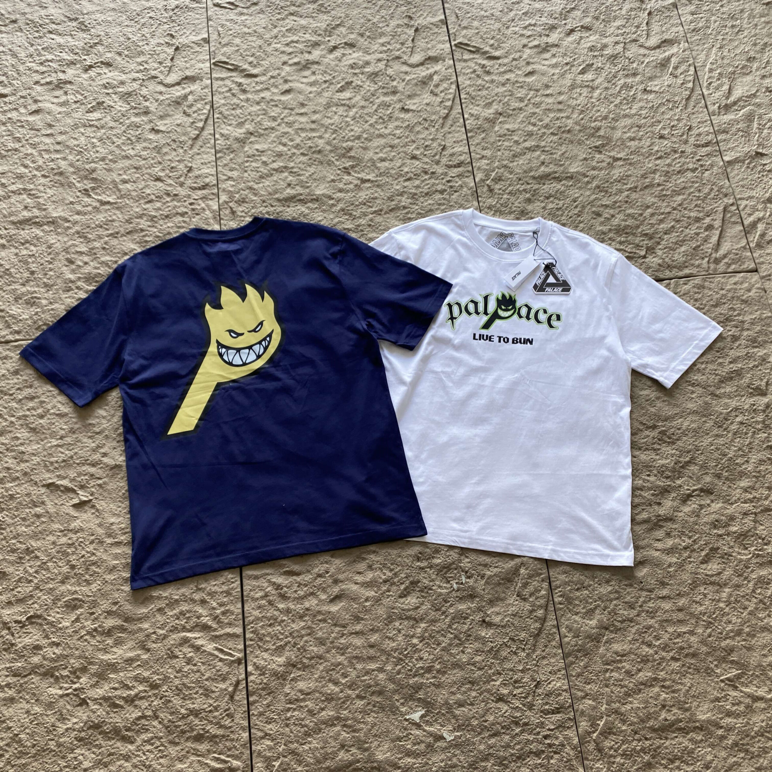 PALACE T-SHIRT