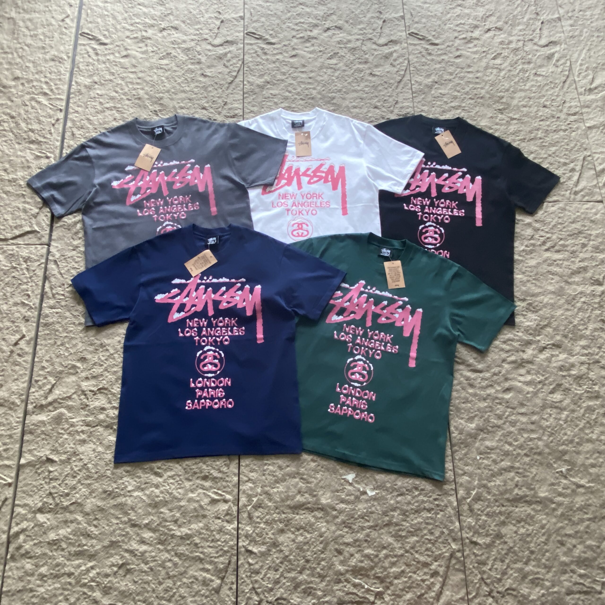 STUSSY T-SHIRT