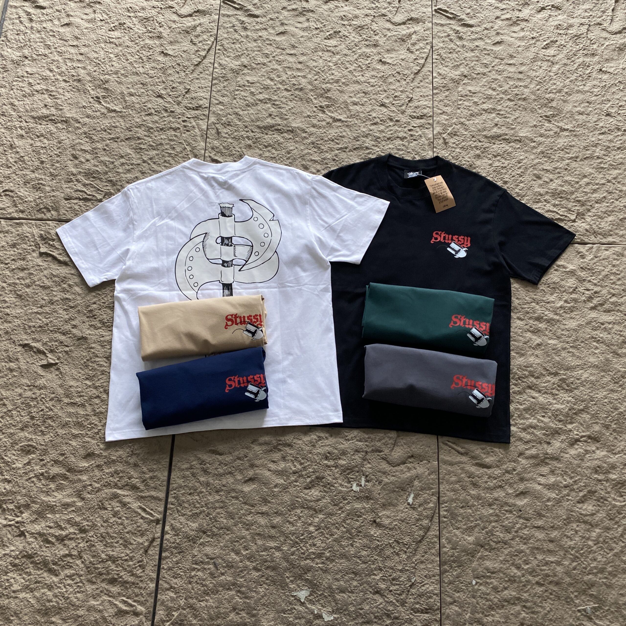 STUSSY T-SHIRT