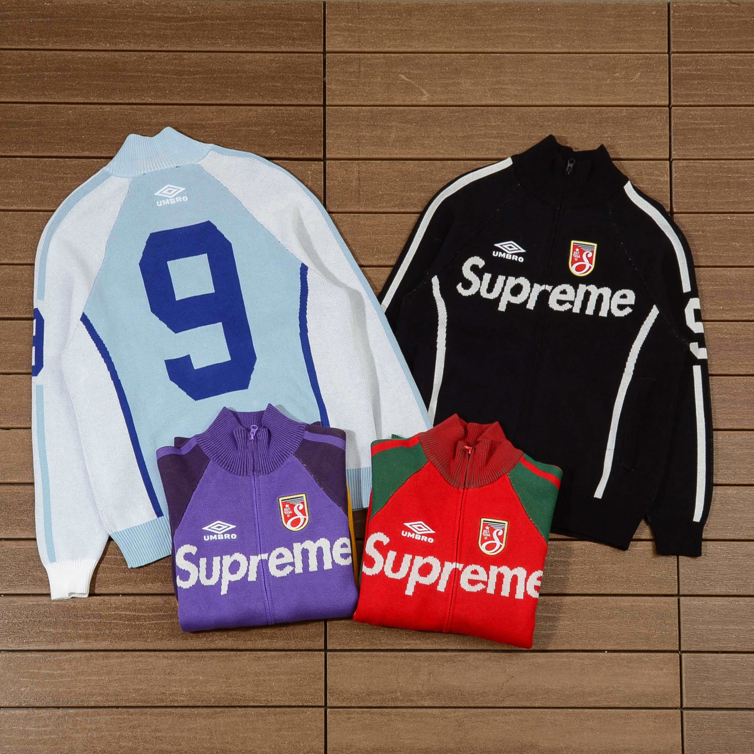 SUPREME Свитер