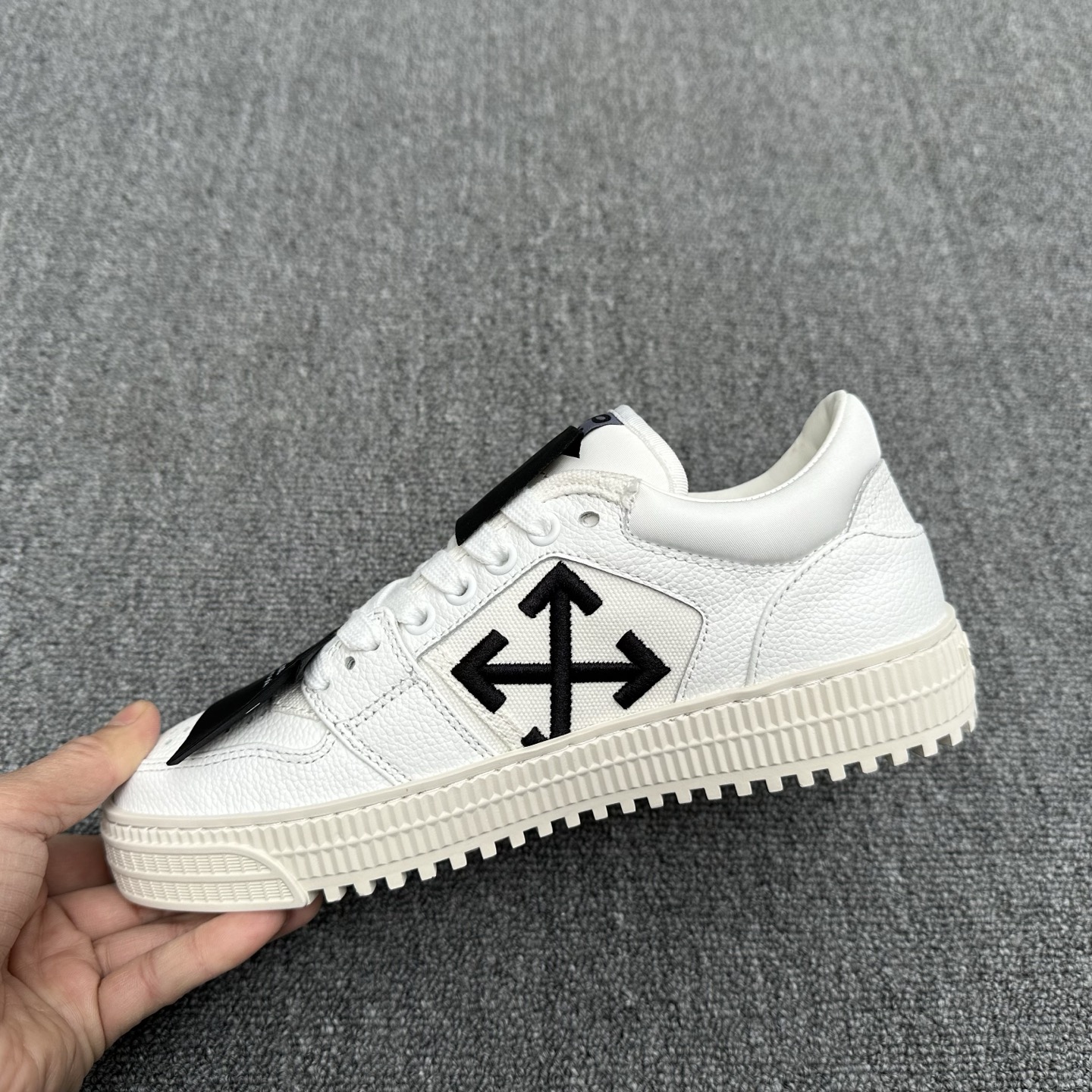 OFF-white2025
