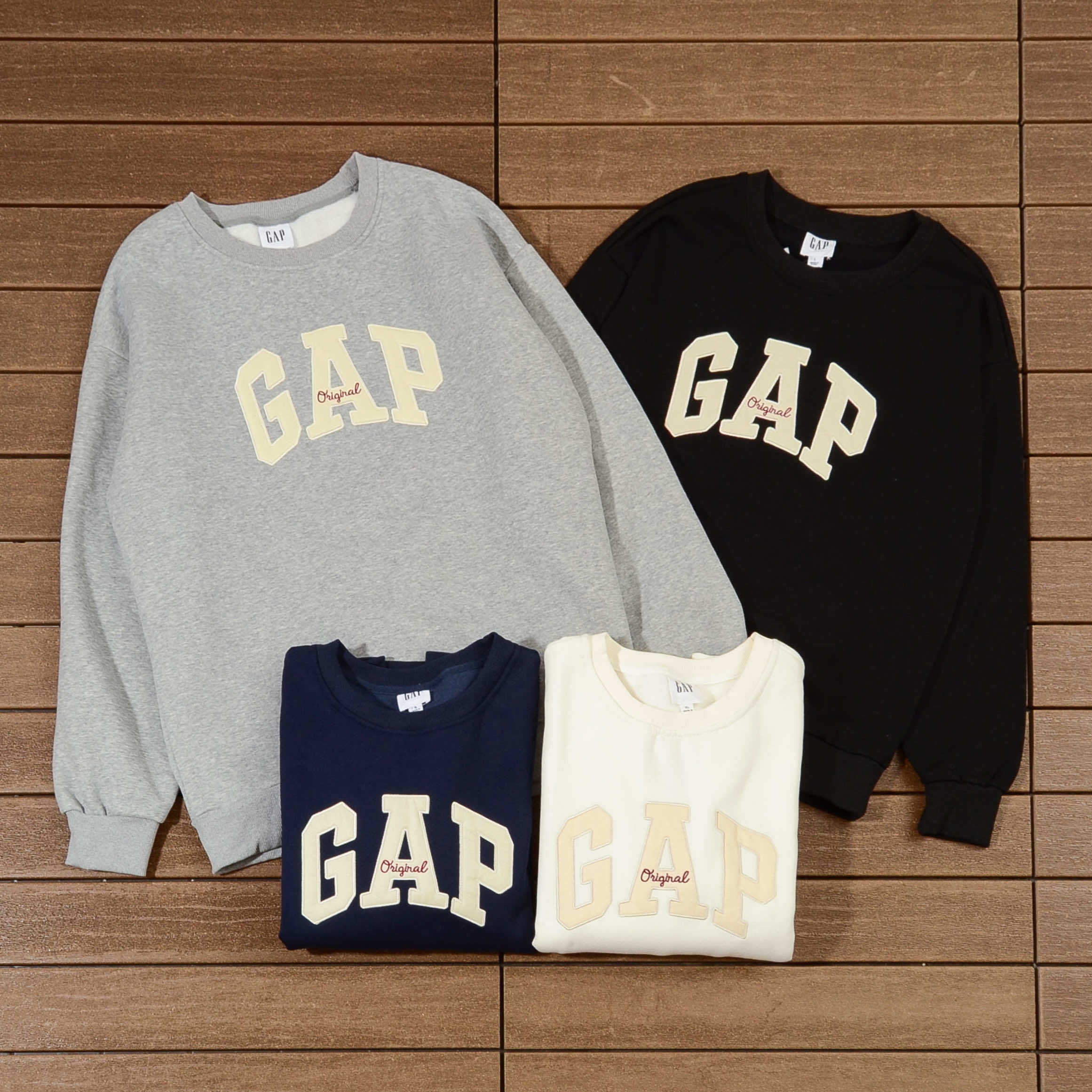 GAP Свитер