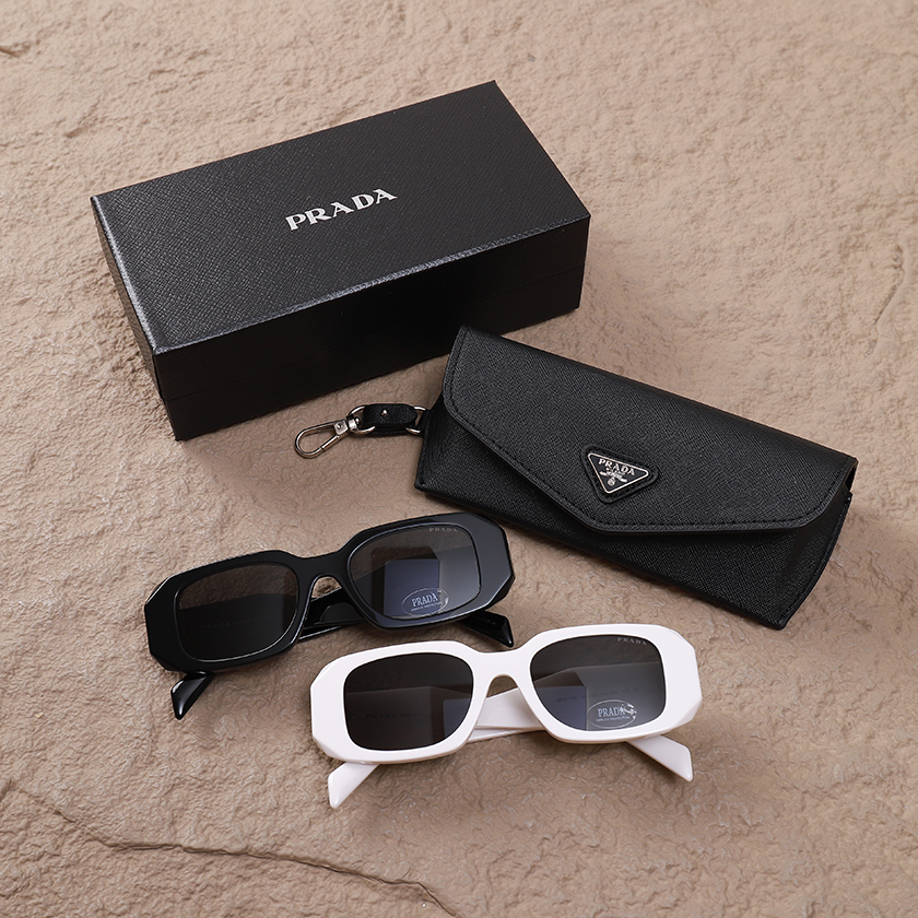 PRADA GLASSES