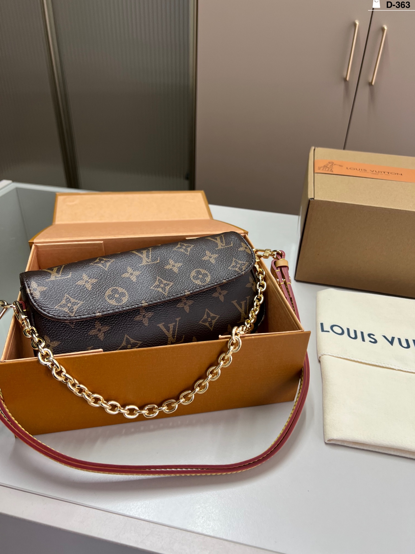 LV BAG
