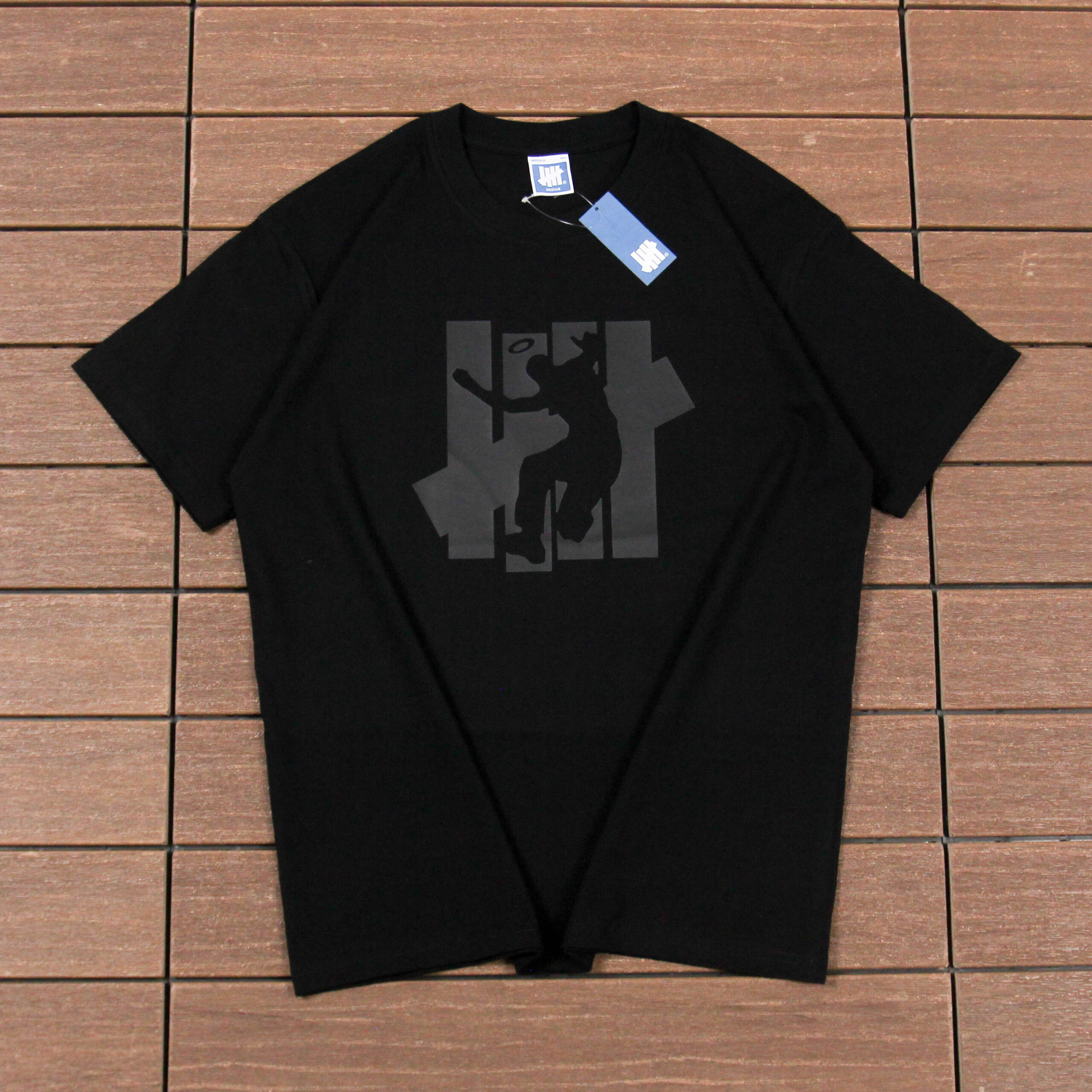 UNDEFEATED T-SHIRT
