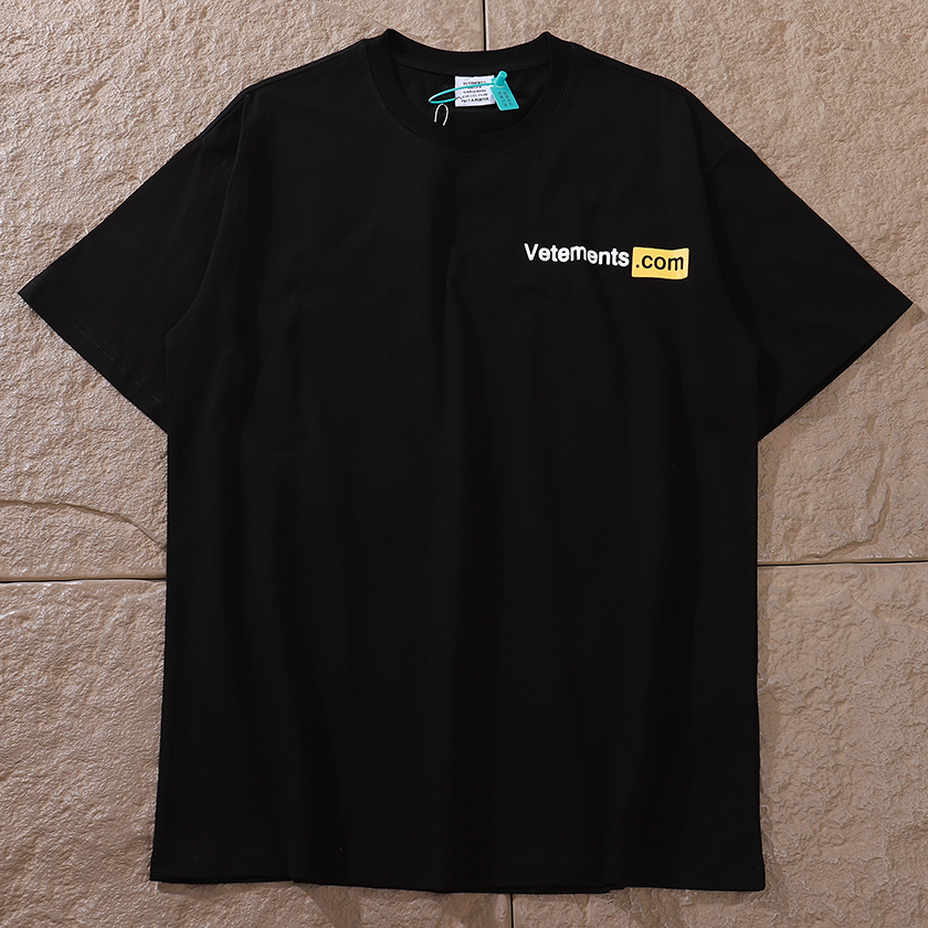 VETEMENTS T-SHIRT
