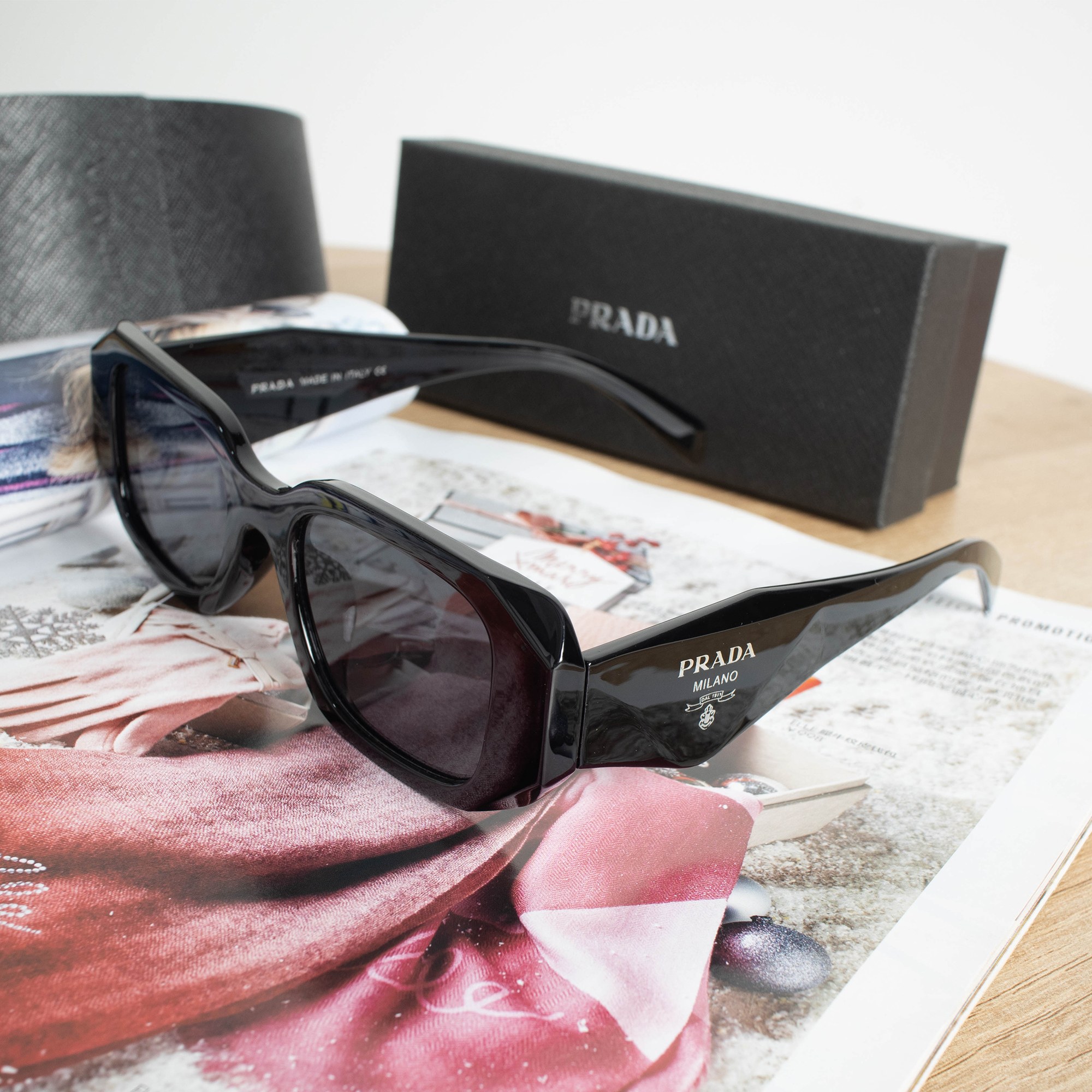 PRADA GLASSES
