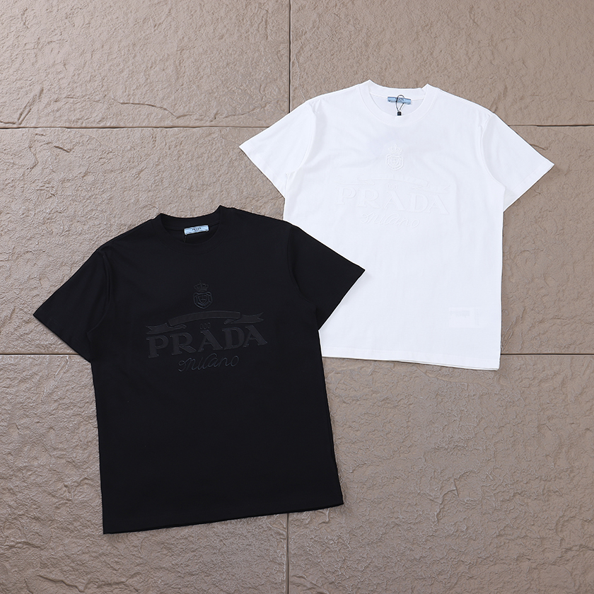 PRADA T-SHIRT