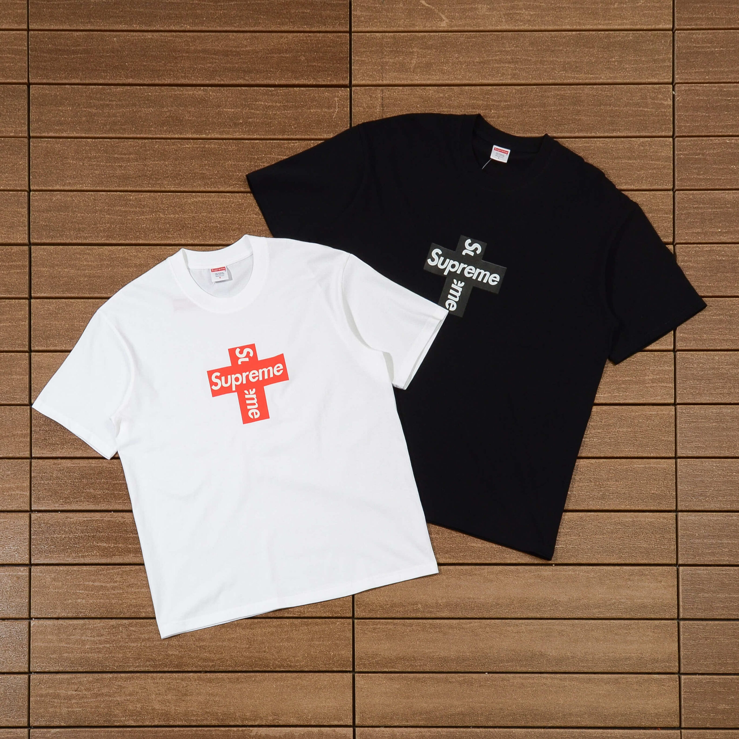 SUPREME T-SHIRT