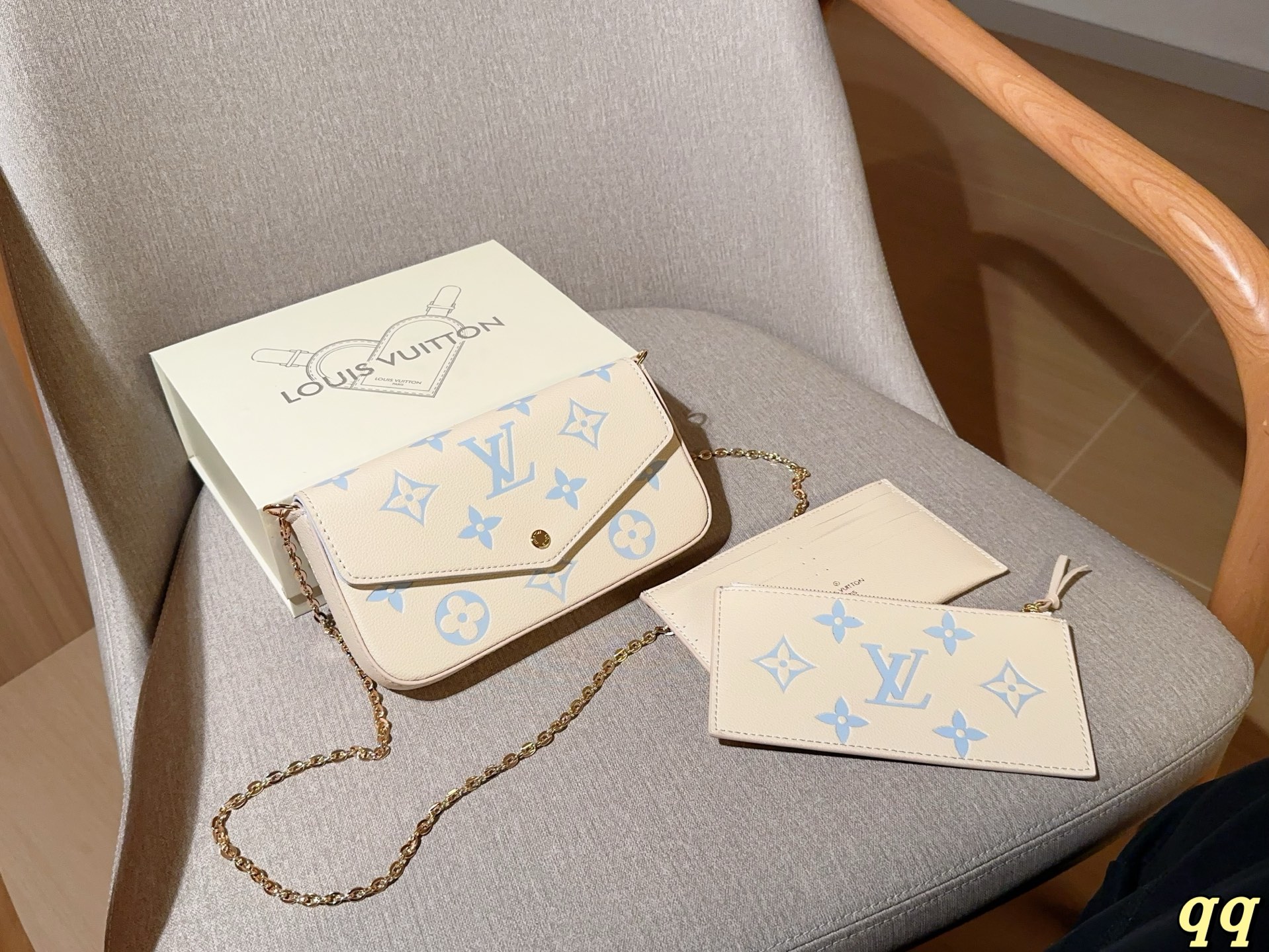 LV BAG