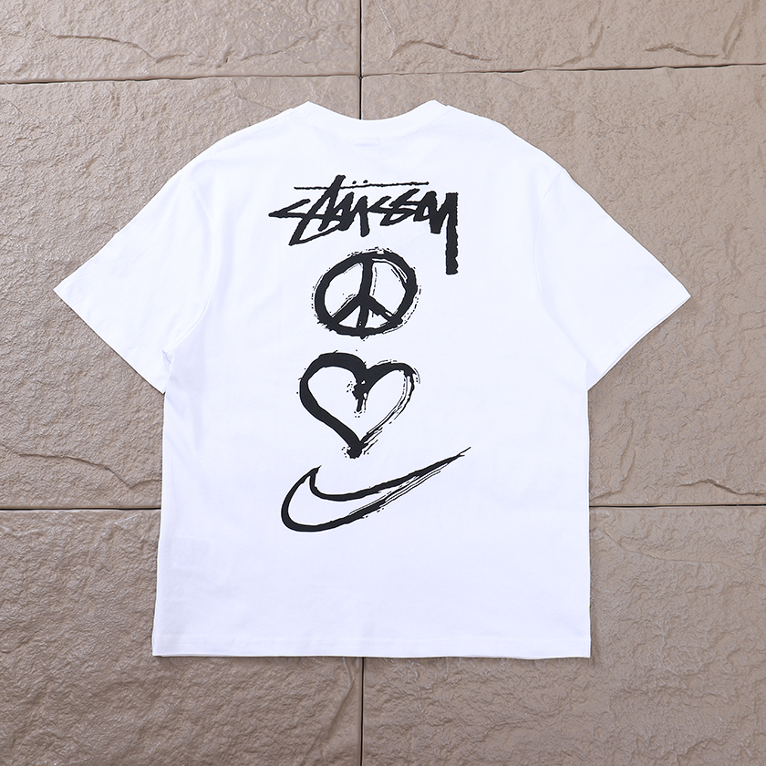 STUSSY T-SHIRT