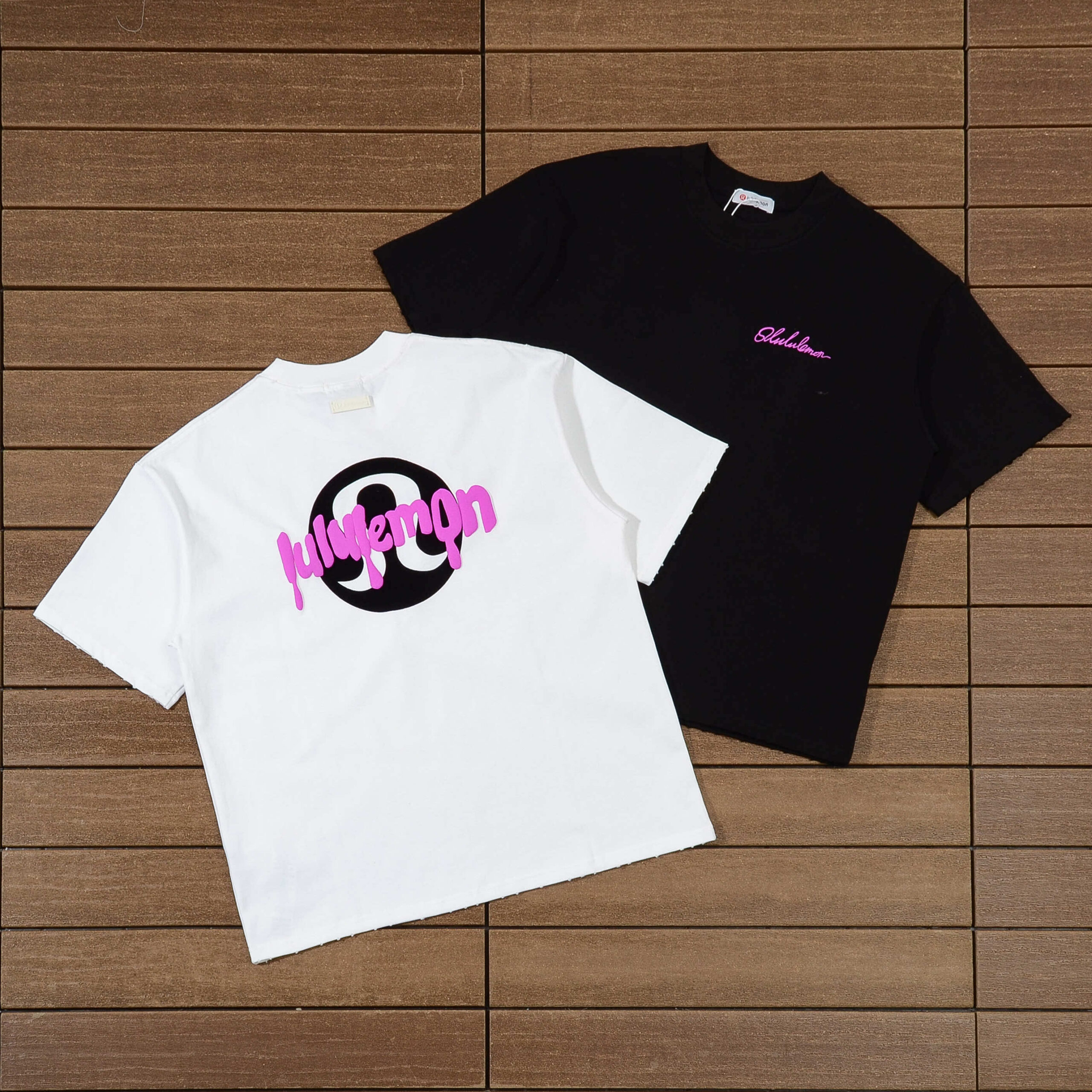 LULULEMON T-SHIRT