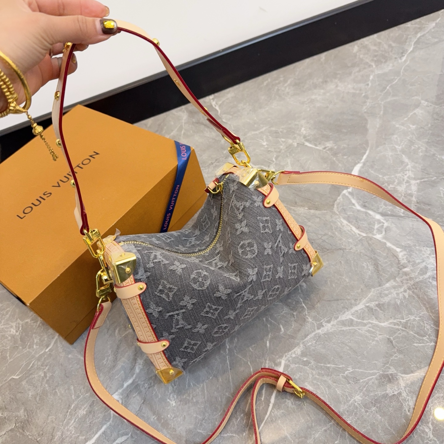 LV BAG
