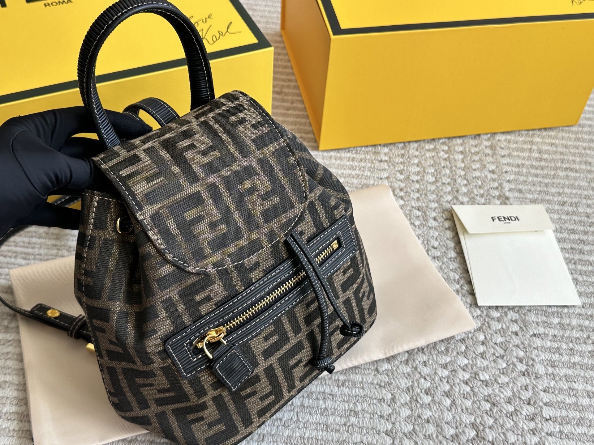 FENDI BAG