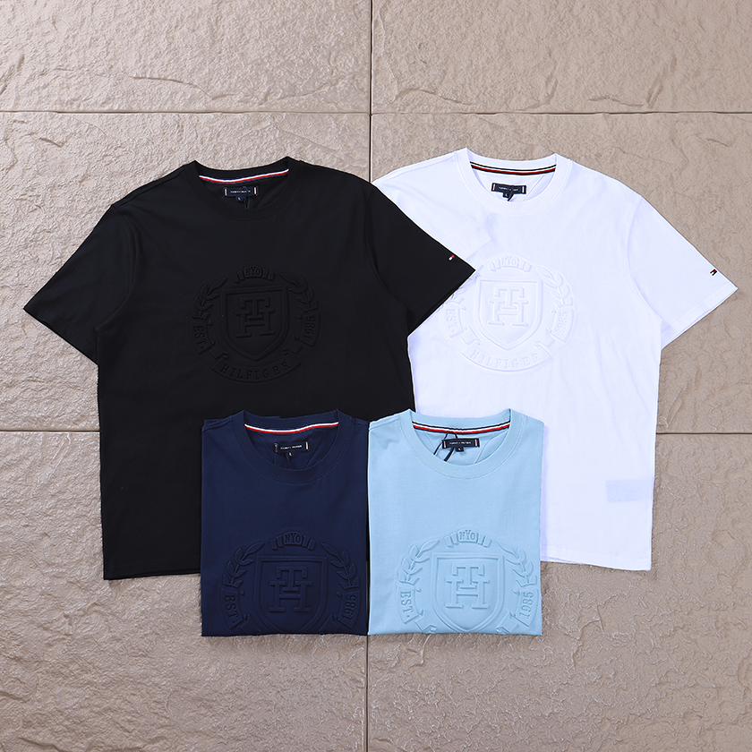 TOMMY HILFIGER T-SHIRT