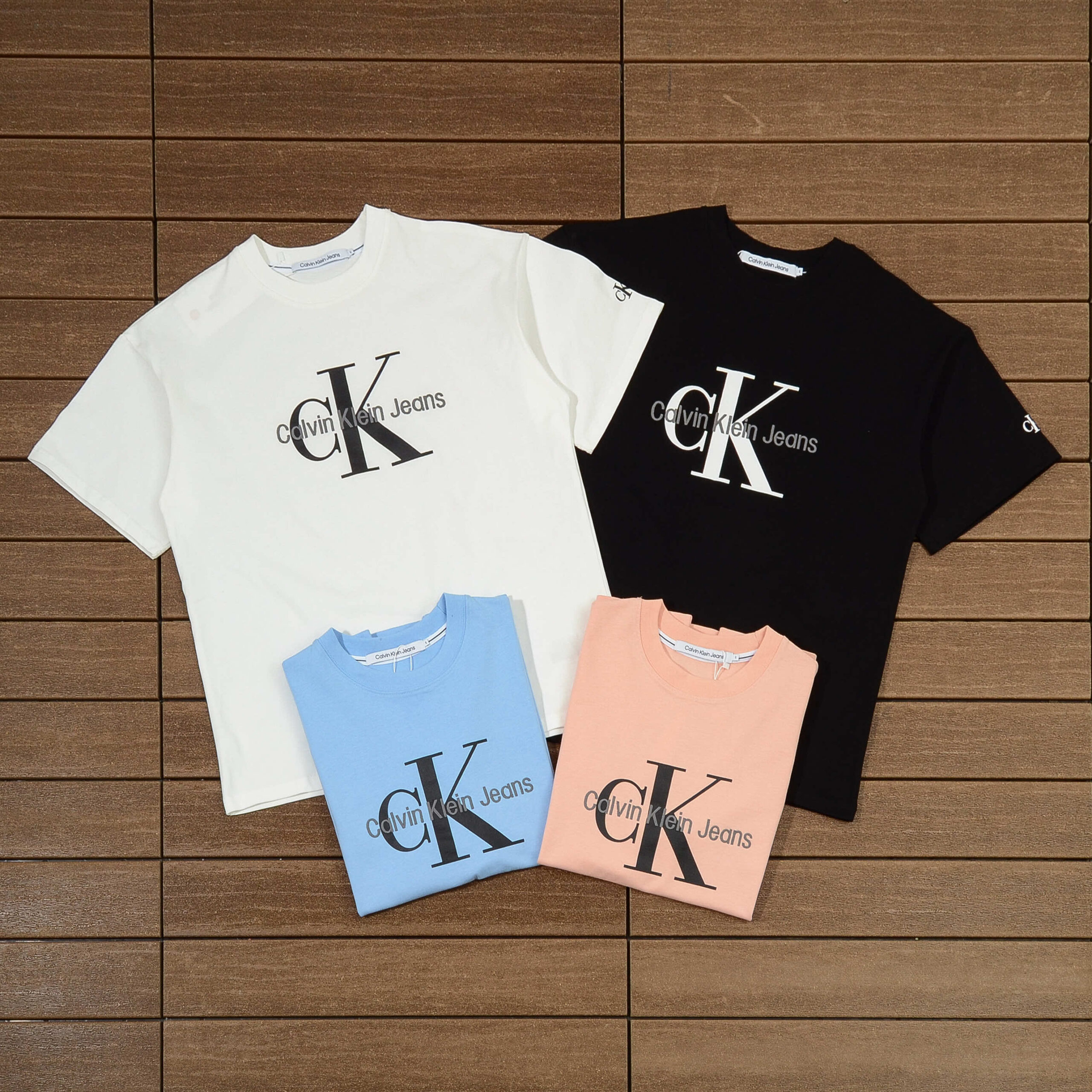 CALVIN KLEIN T-SHIRT