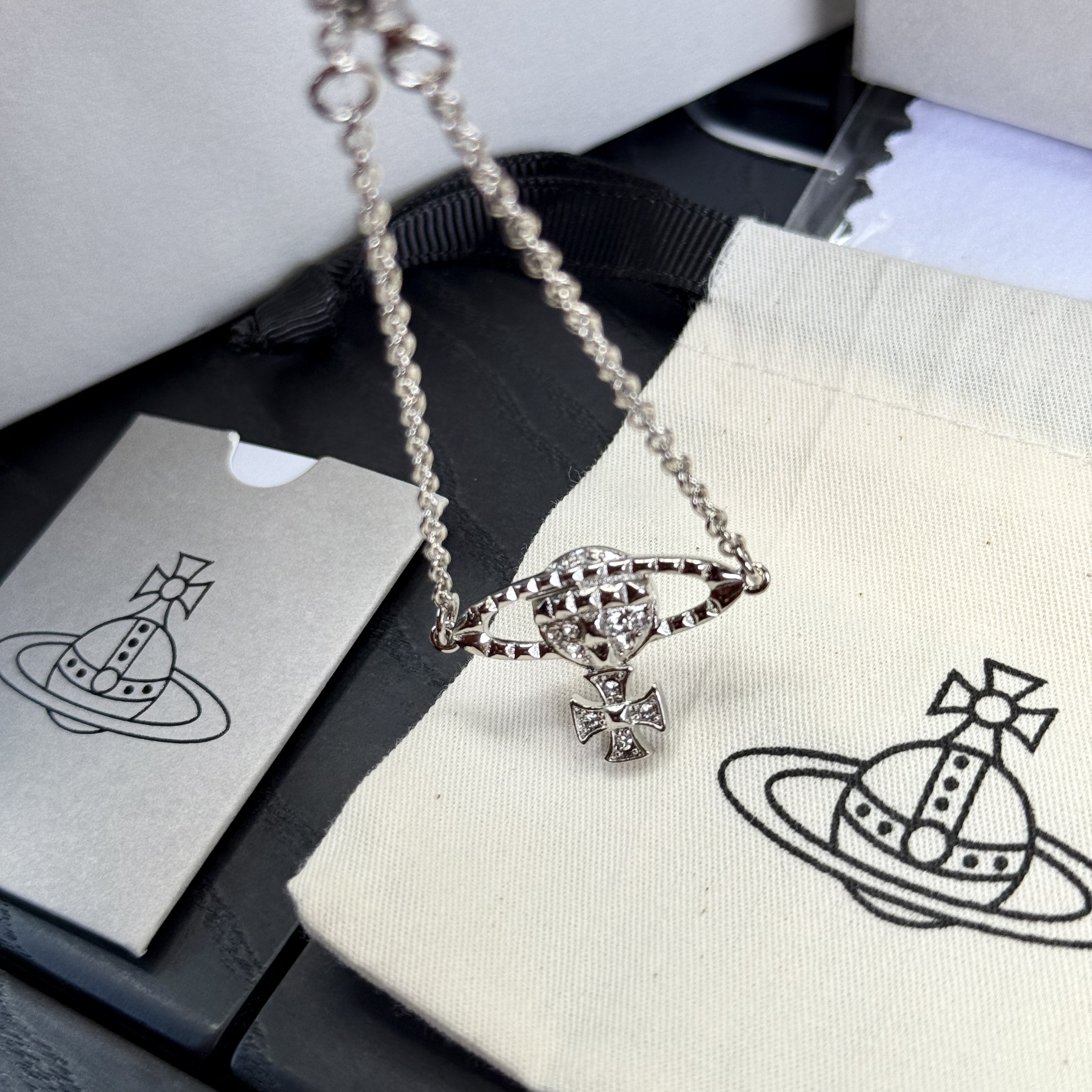 Vivienne Westwood JEWELRY