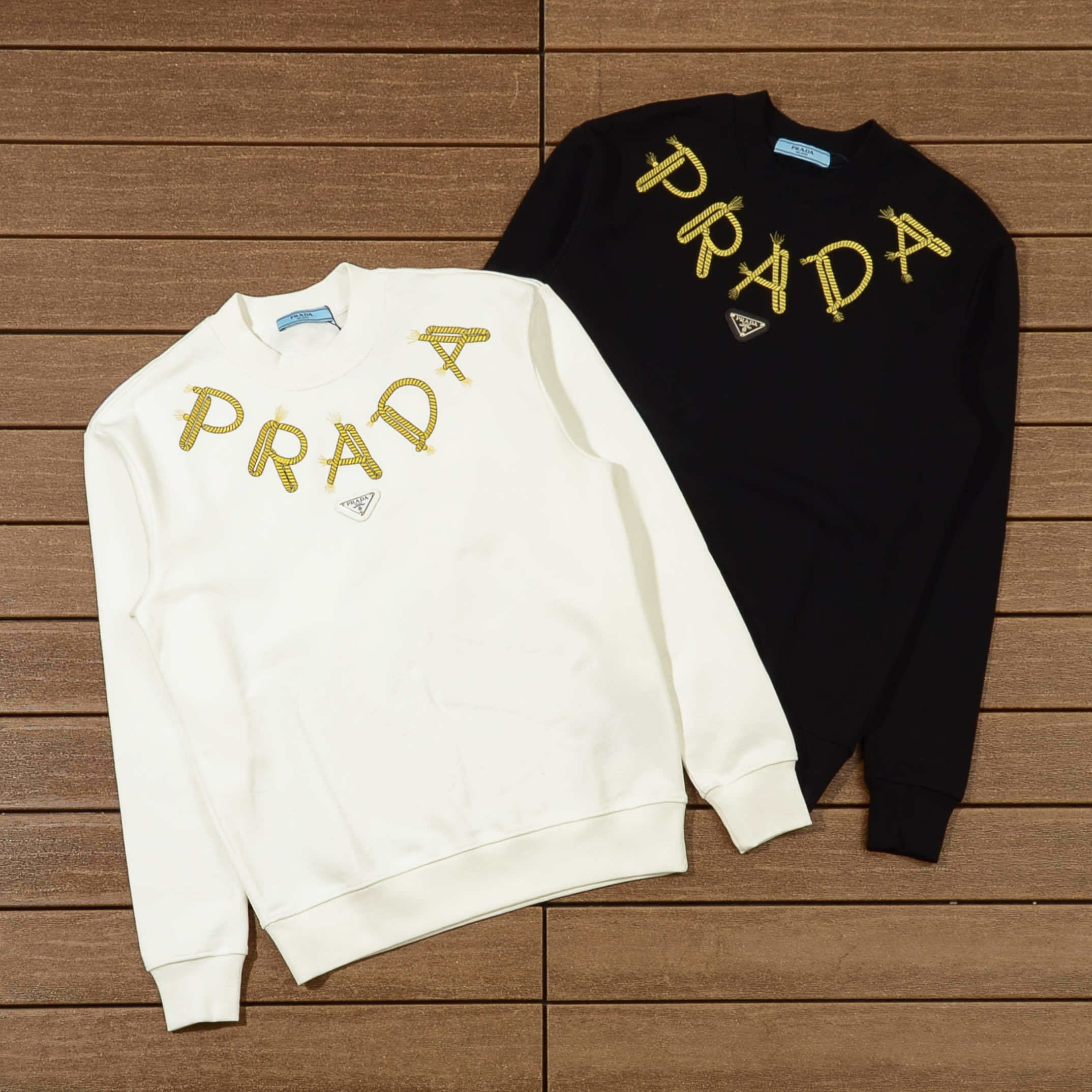 PRADA Свитер