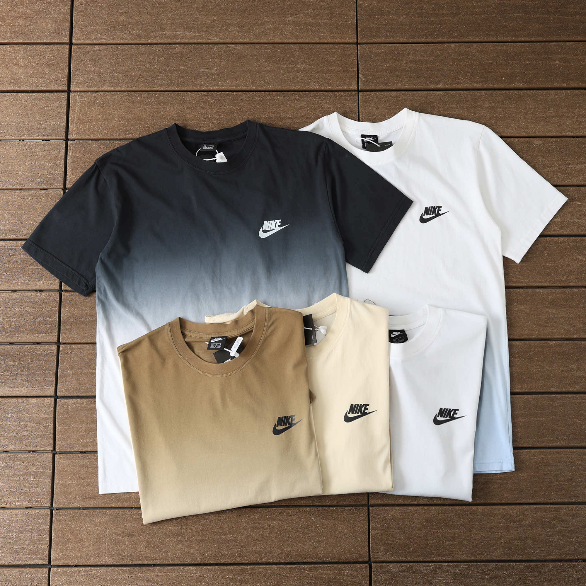 NIKE T-SHIRT