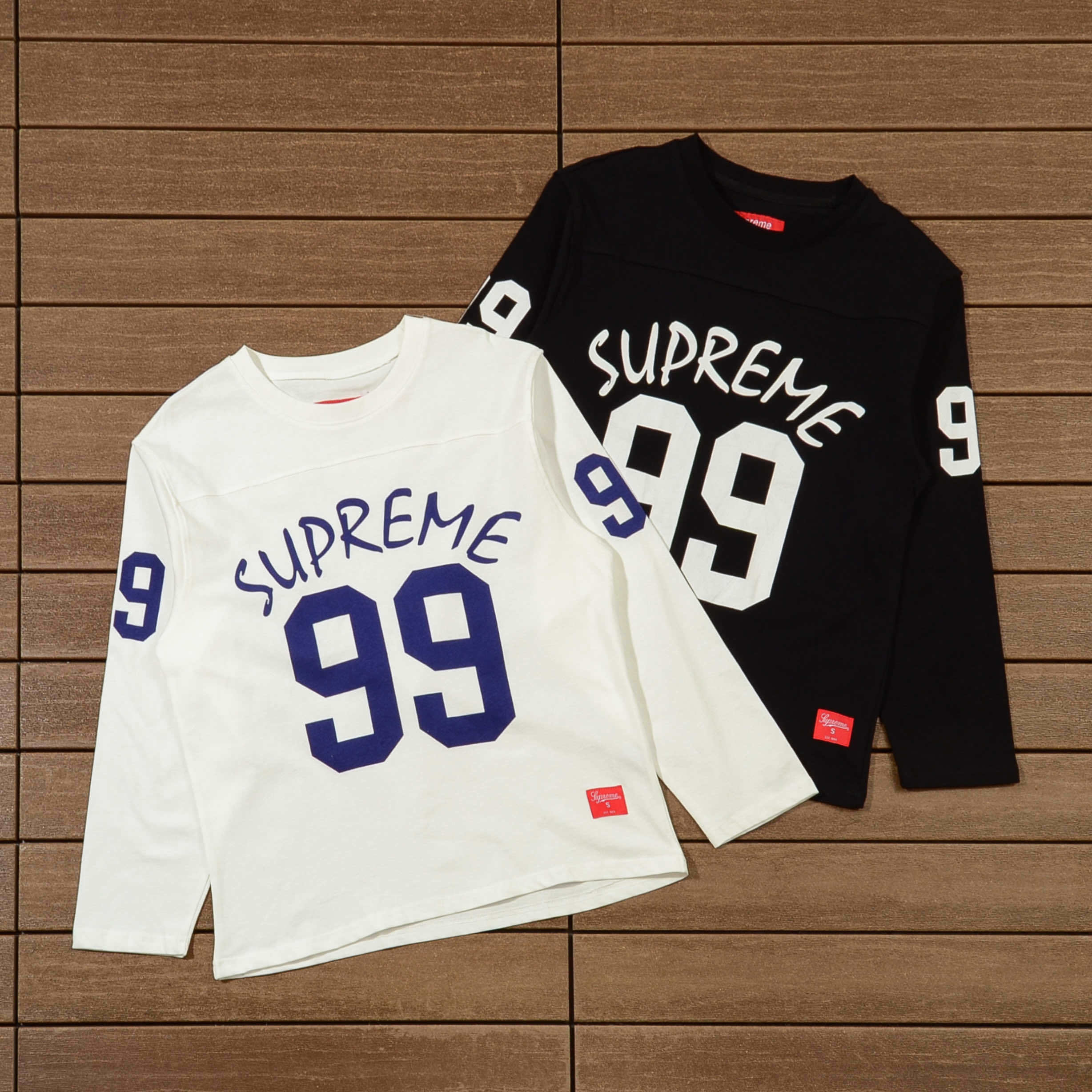 SUPREME T-SHIRT