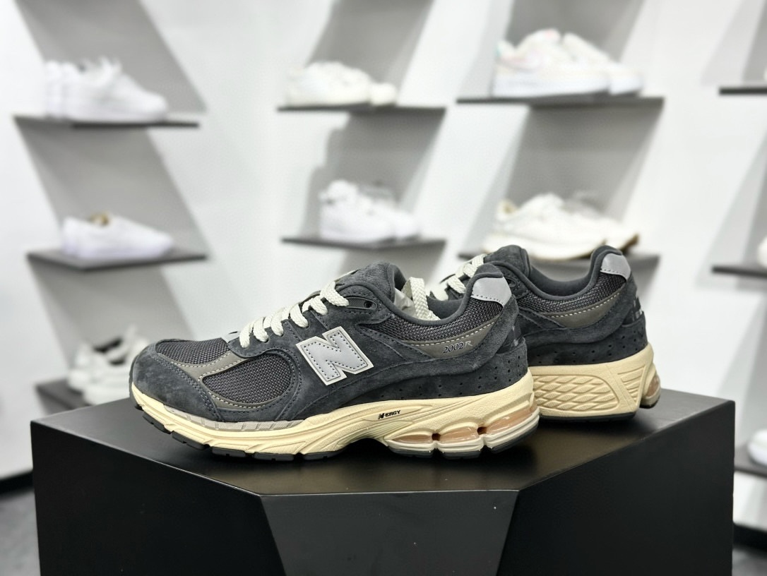 New Balance2002