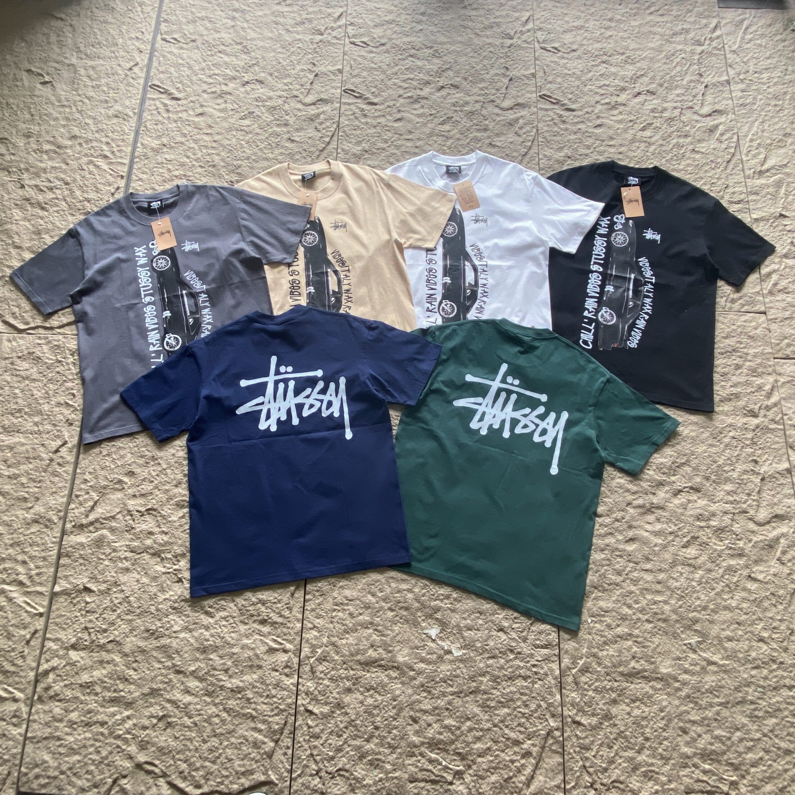 STUSSY T-SHIRT