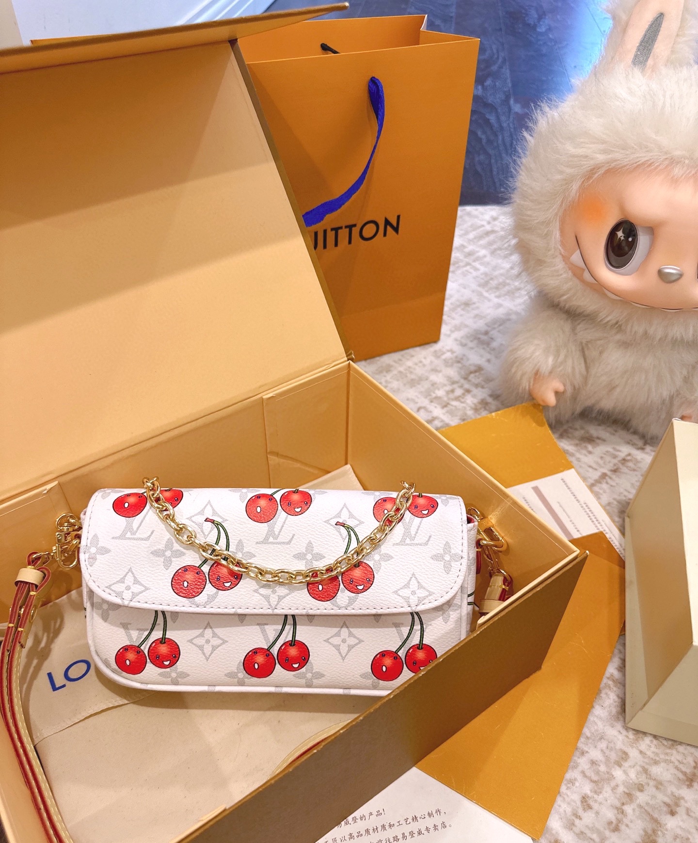 LV BAG