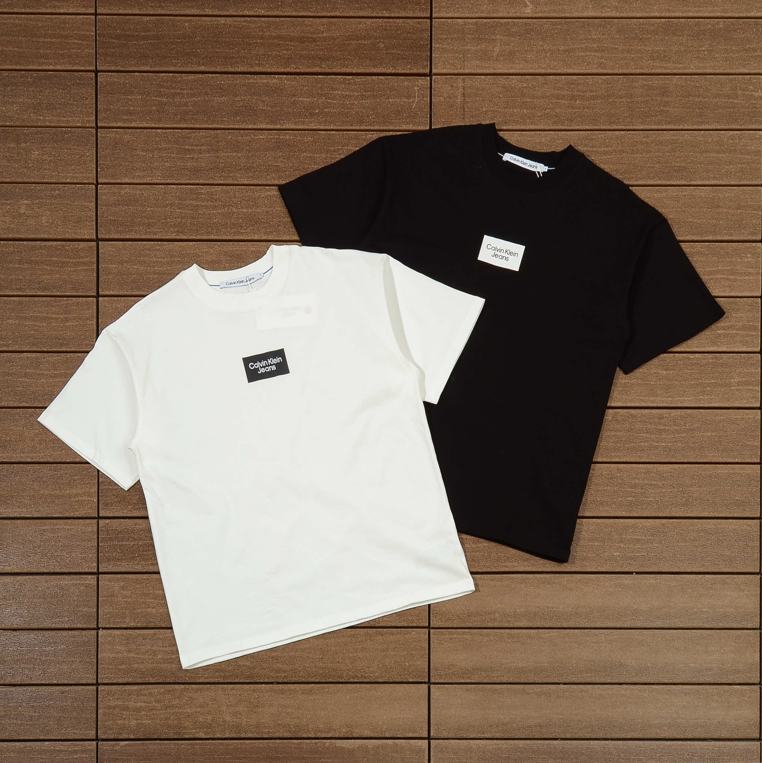 CALVIN KLEIN T-SHIRT