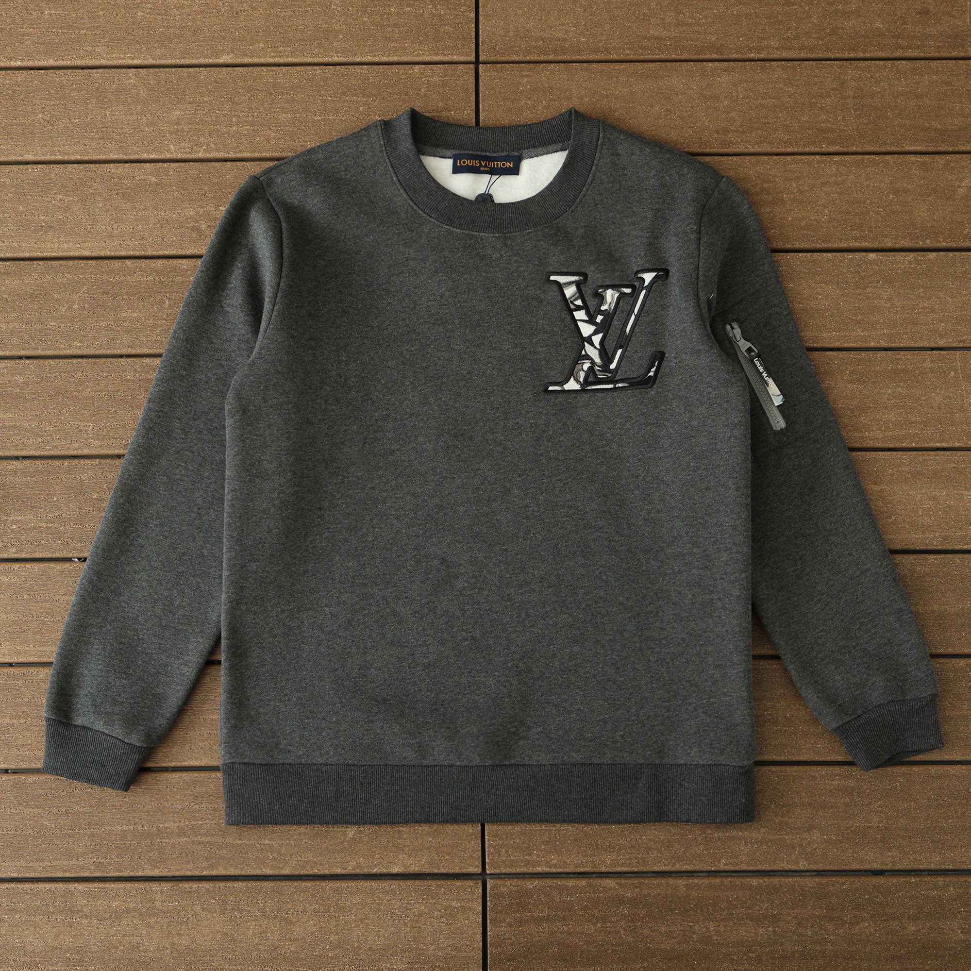 LV SWEATER