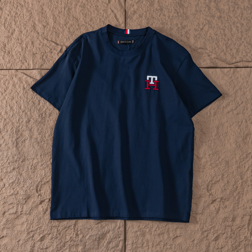 TOMMY HILFIGER T-SHIRT