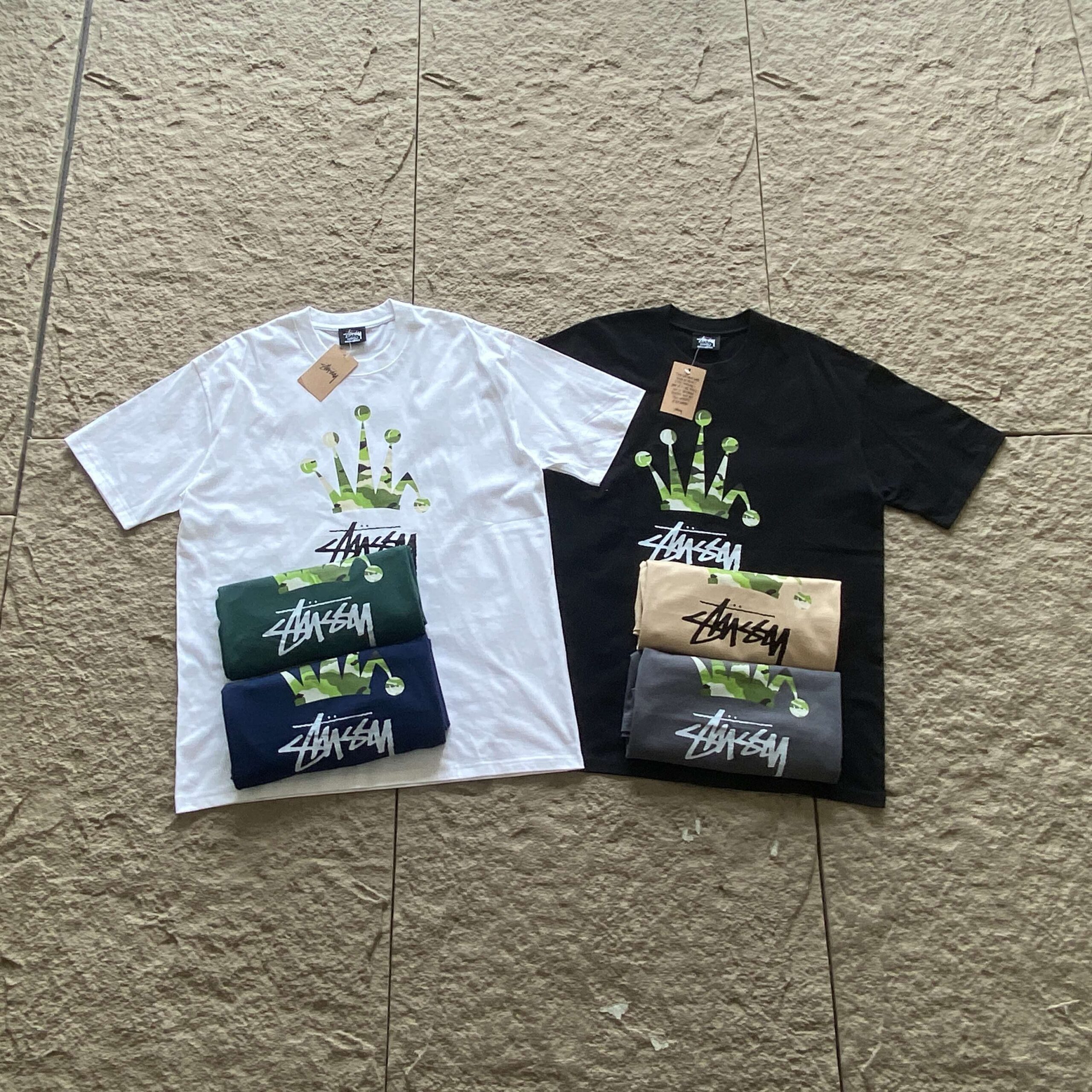 STUSSY T-SHIRT