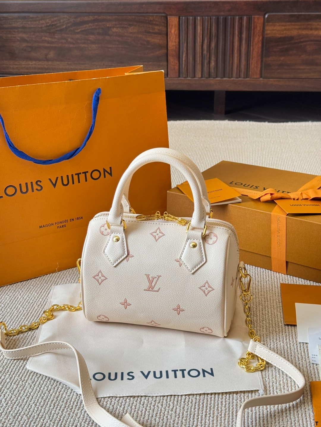 LV BAG