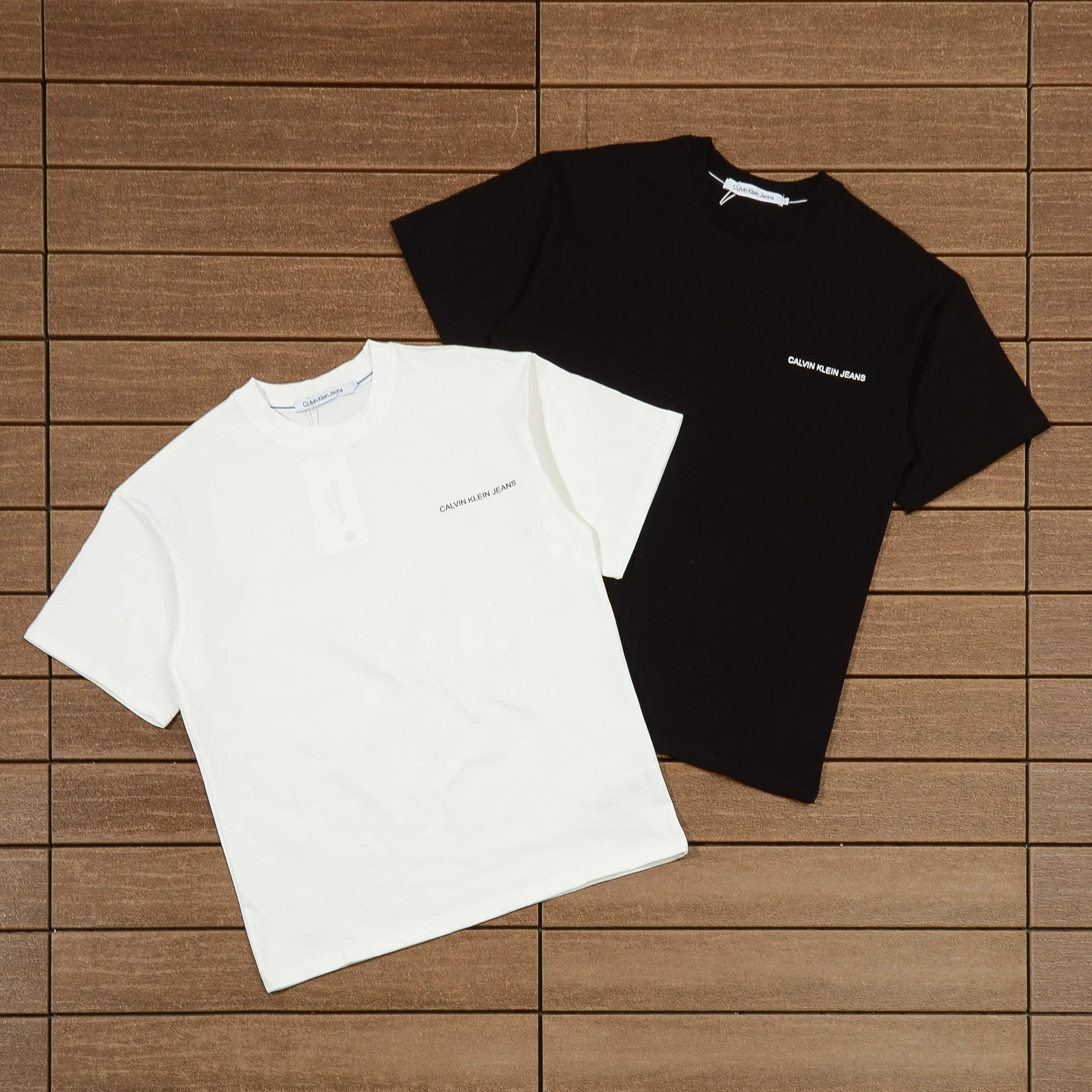 CALVIN KLEIN T-SHIRT