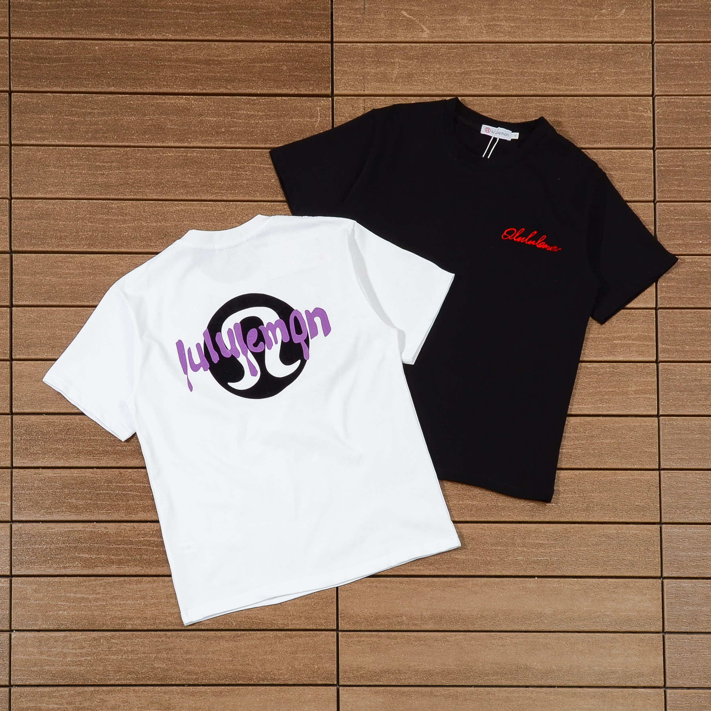 LULULEMON T-SHIRT