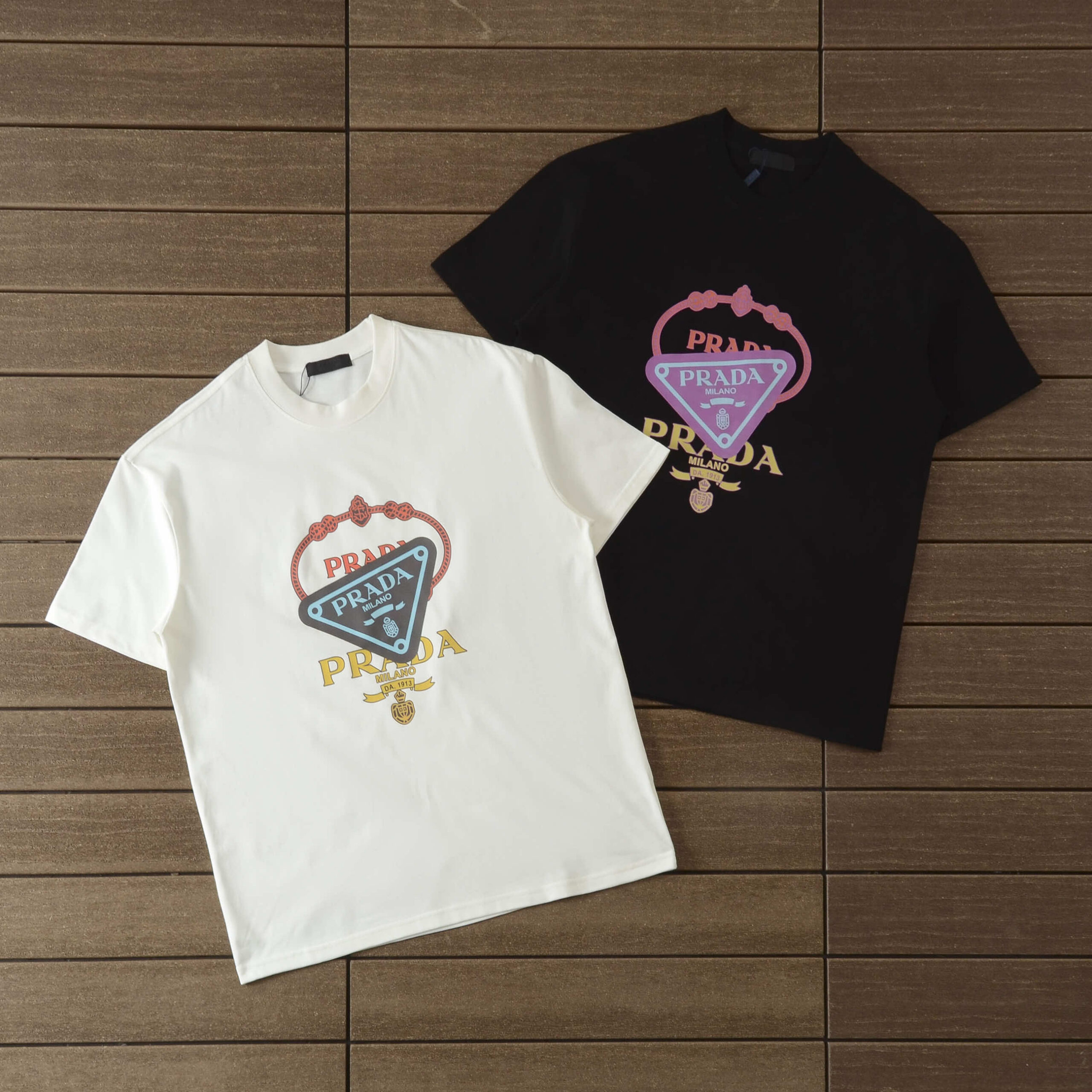 PRADA T-SHIRT