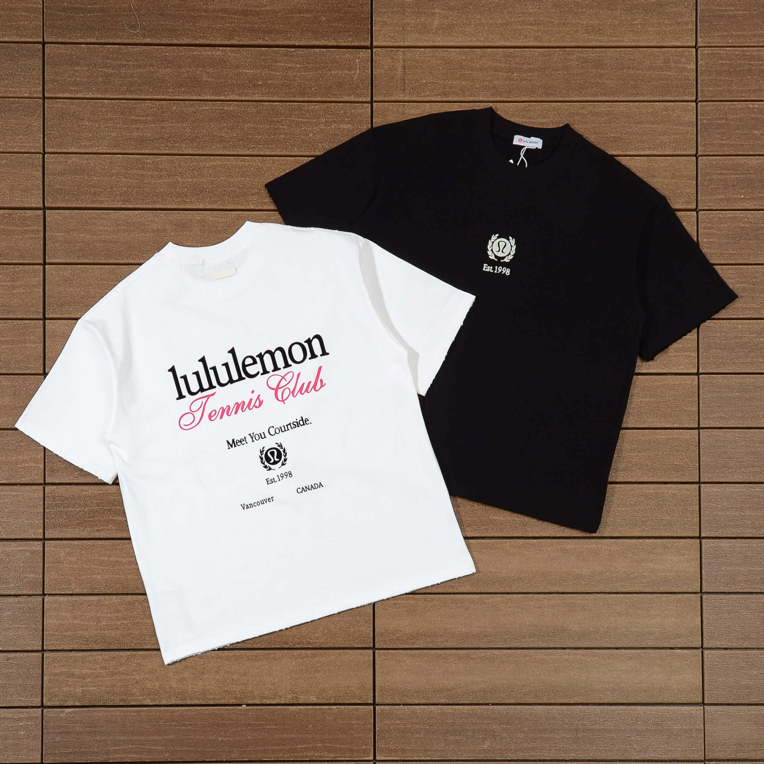 LULULEMON T-SHIRT