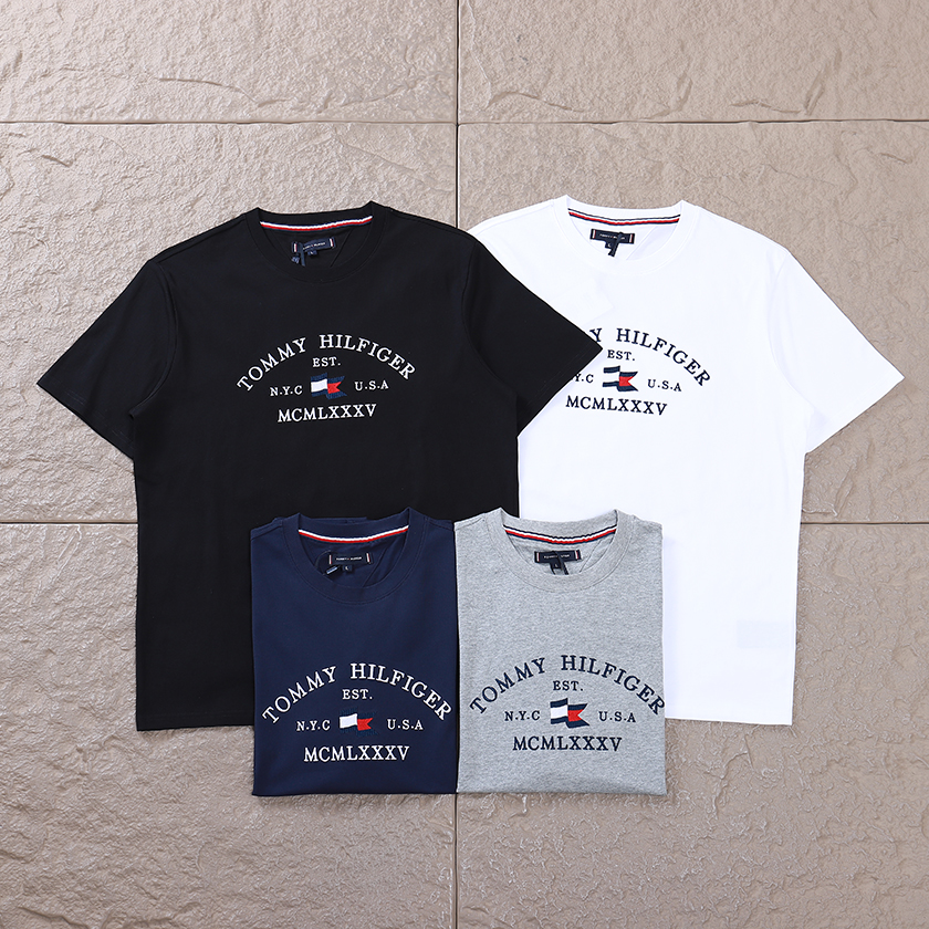 TOMMY HILFIGER T-SHIRT