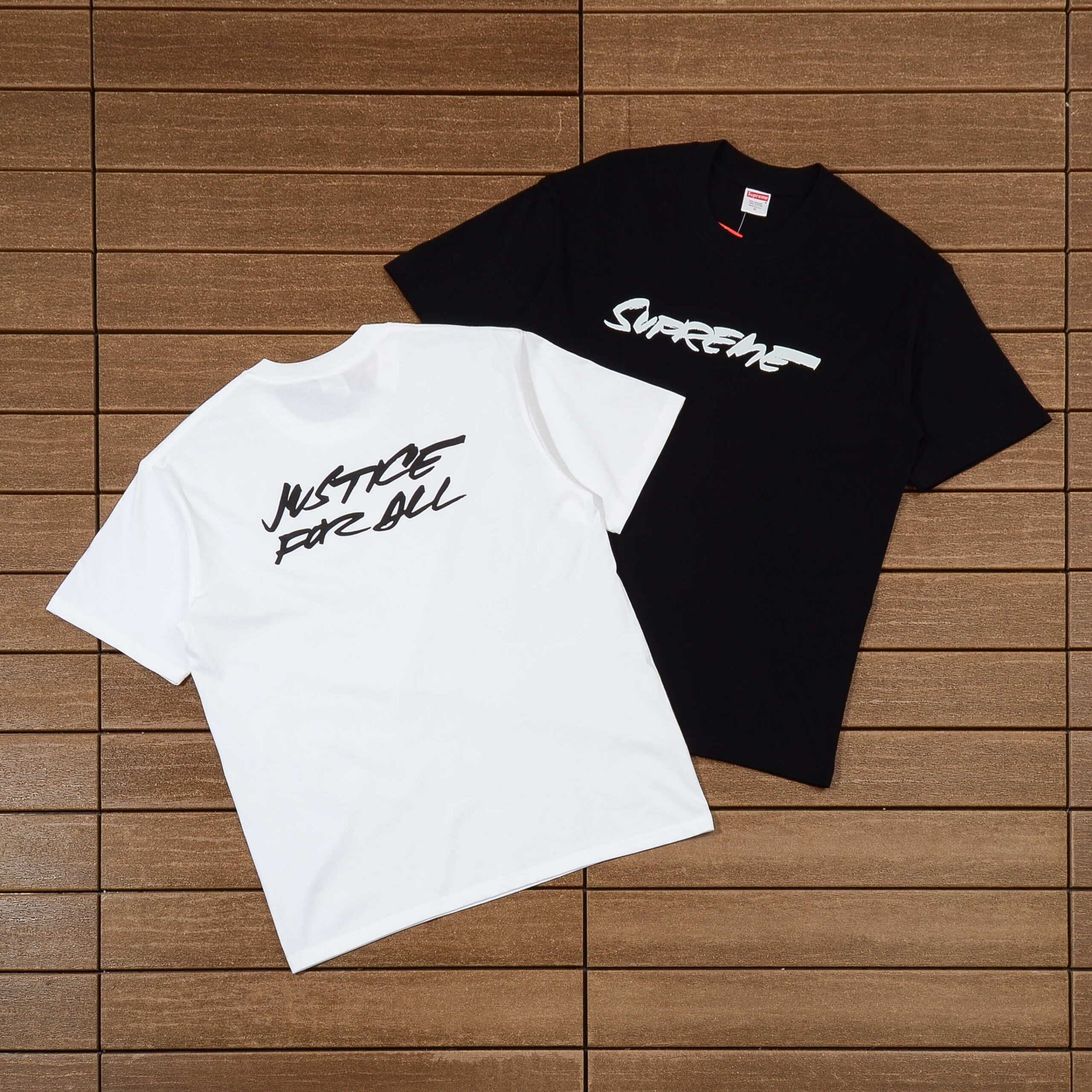 SUPREME T-SHIRT
