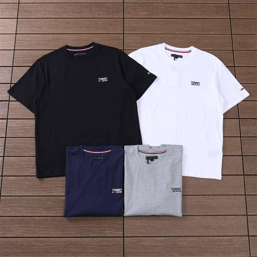 TOMMY HILFIGER T-SHIRT