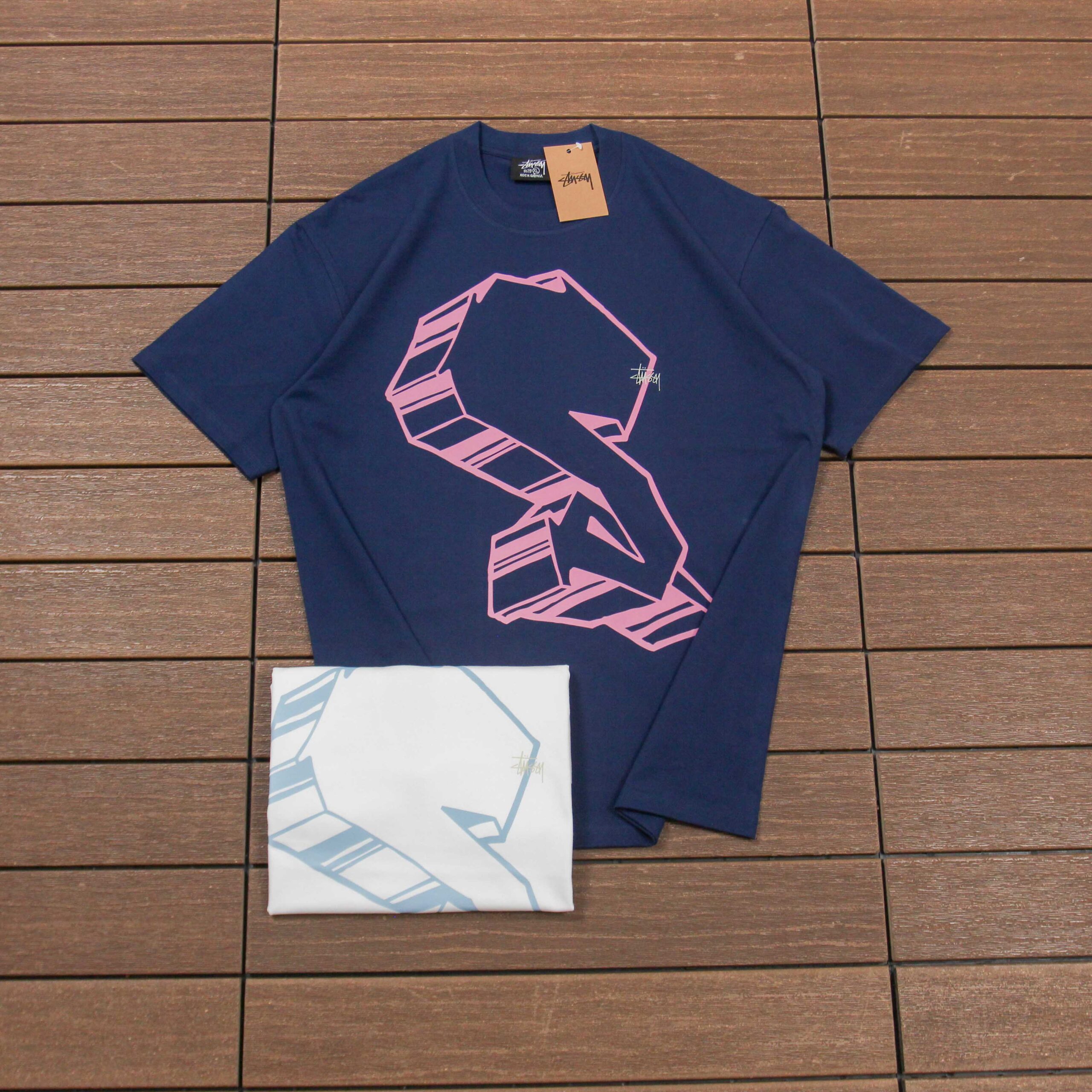 STUSSY T-SHIRT