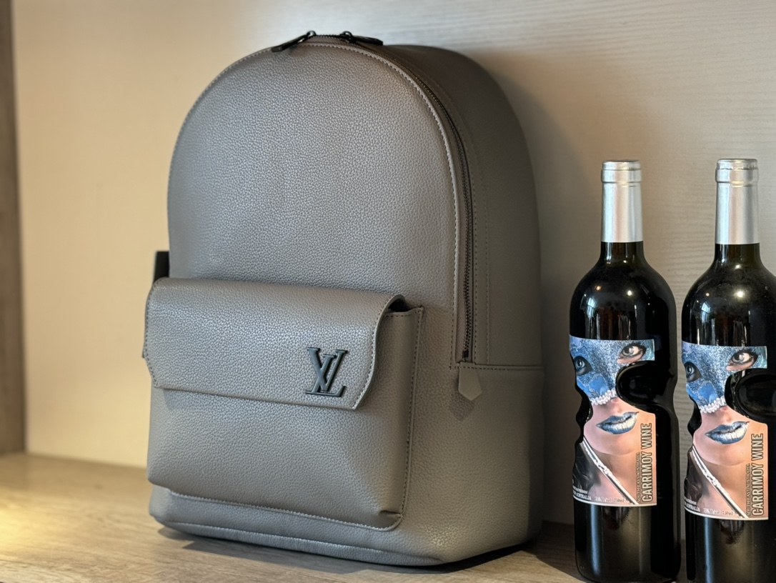 LV BAG